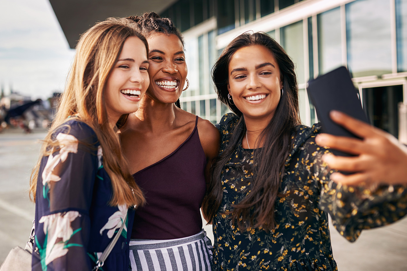 1382x921px Teeth whitening 2